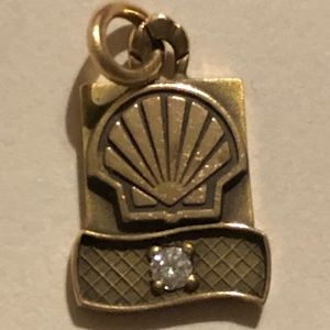 10k shell charm